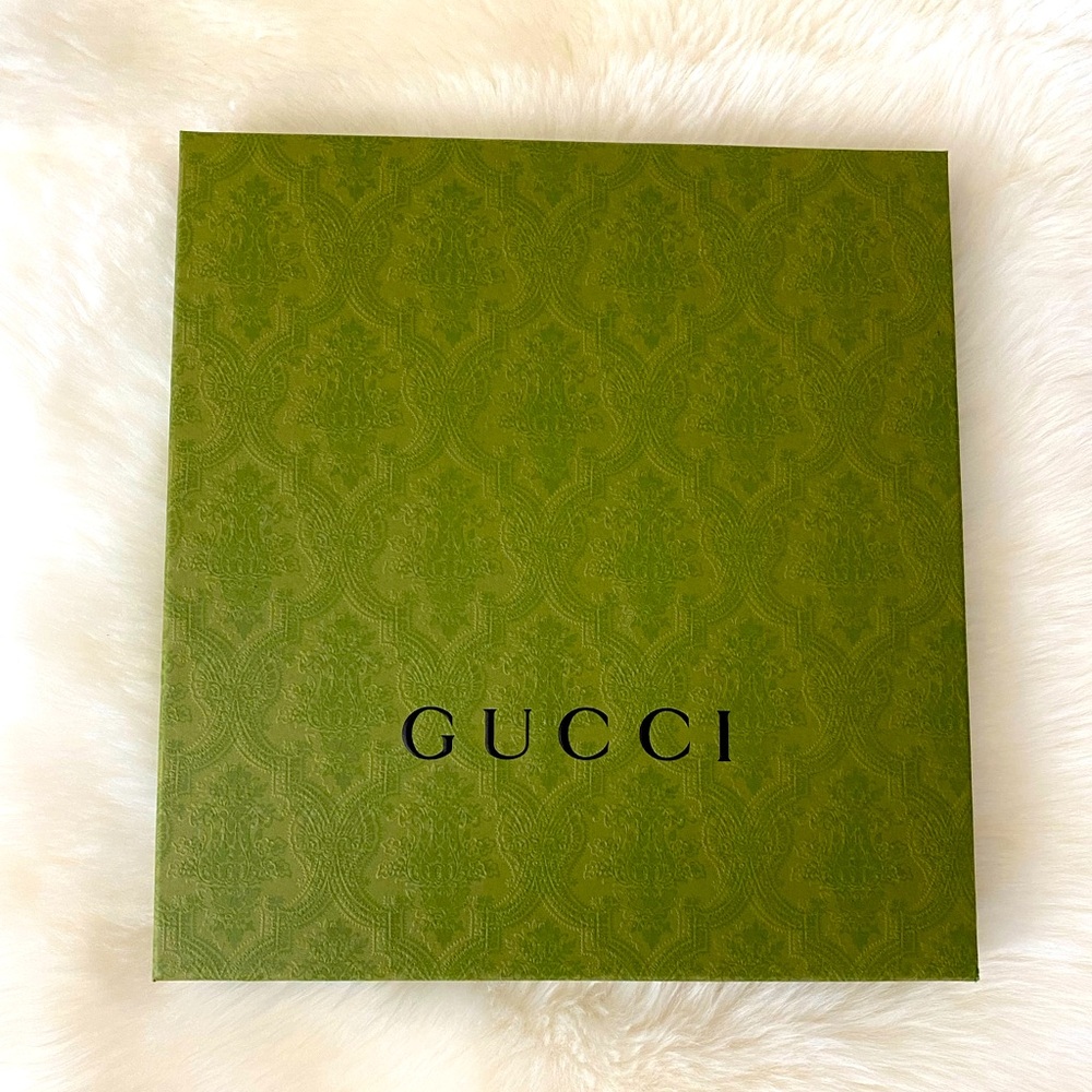 New Authentic Gucci Flora Print Silk Scarf - Picture 7 of 8